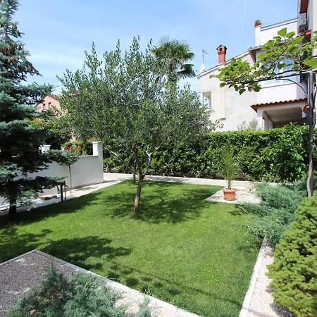 Denise Apartman *